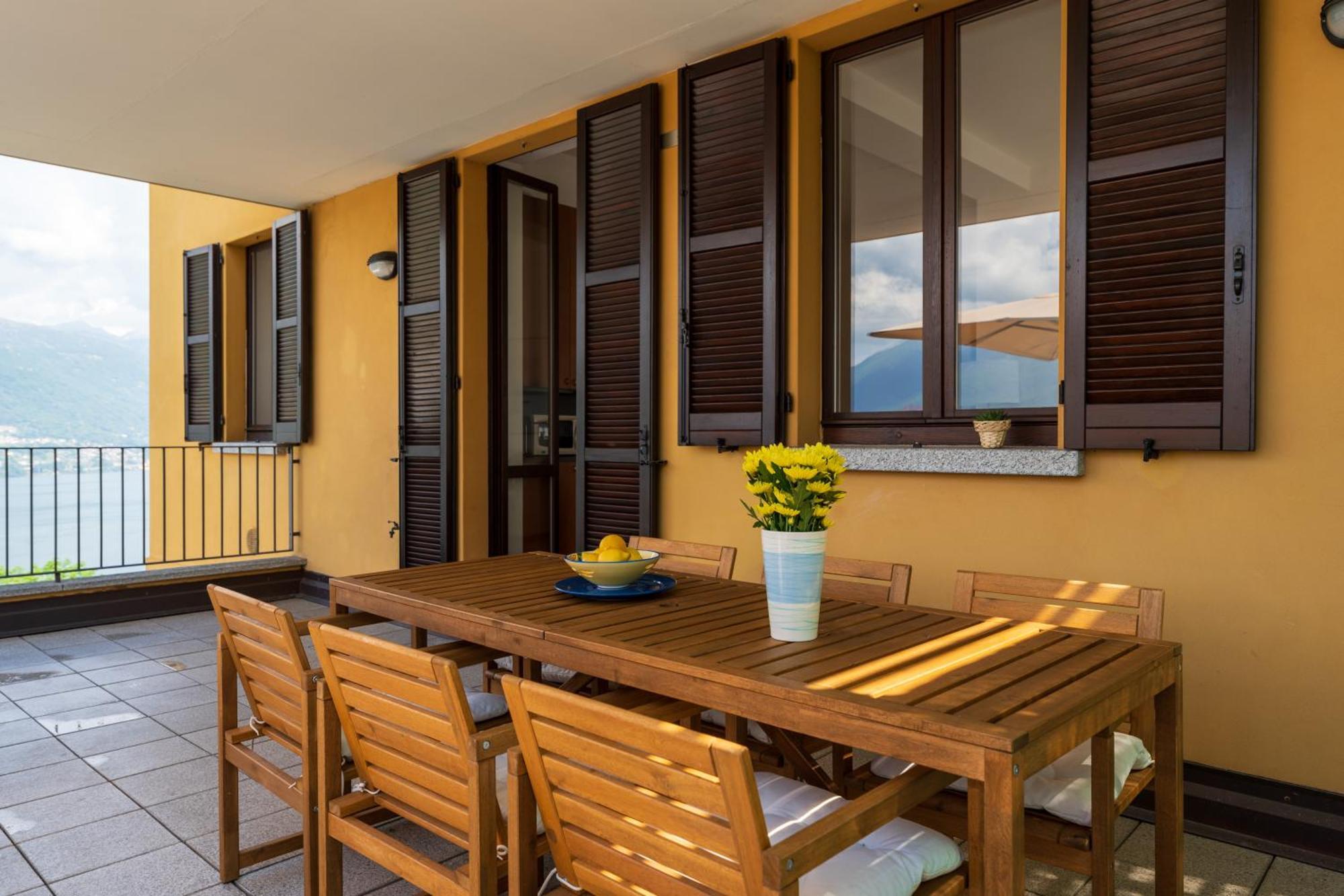 Stunning Apartment- Terrace And Swimming Pool Bellano Exterior photo